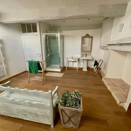 Logis De La Bastide, Climatise Au Coeur Du Village 別荘