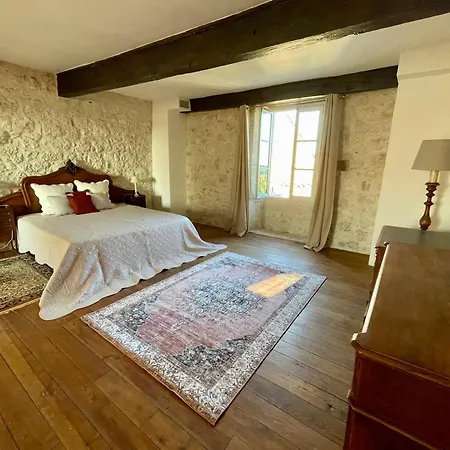 Logis De La Bastide, Climatise Au Coeur Du Village 別荘