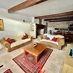 Le Logis De La Bastide לוזרט