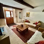 Le Logis De La Bastide לוזרט