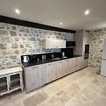 Le Logis De La Bastide לוזרט