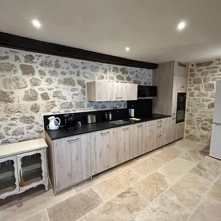 Le Logis De La Bastide 로제르트