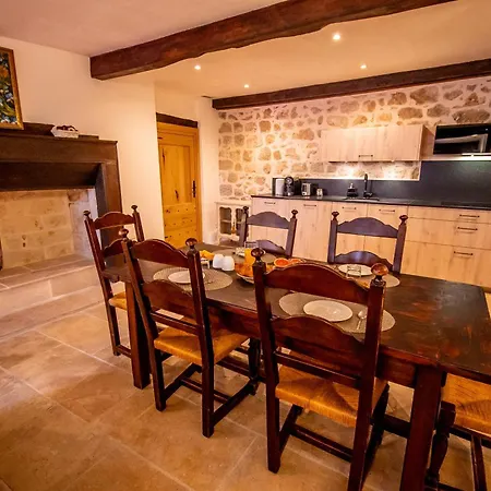 Logis De La Bastide, Climatise Au Coeur Du Village