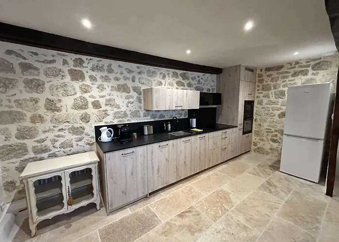 Le Logis De La Bastide 洛泽特